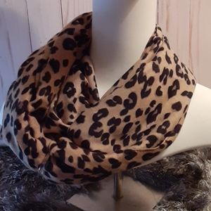BRAND NEW LEOPARD RECTANGULAR SCARF